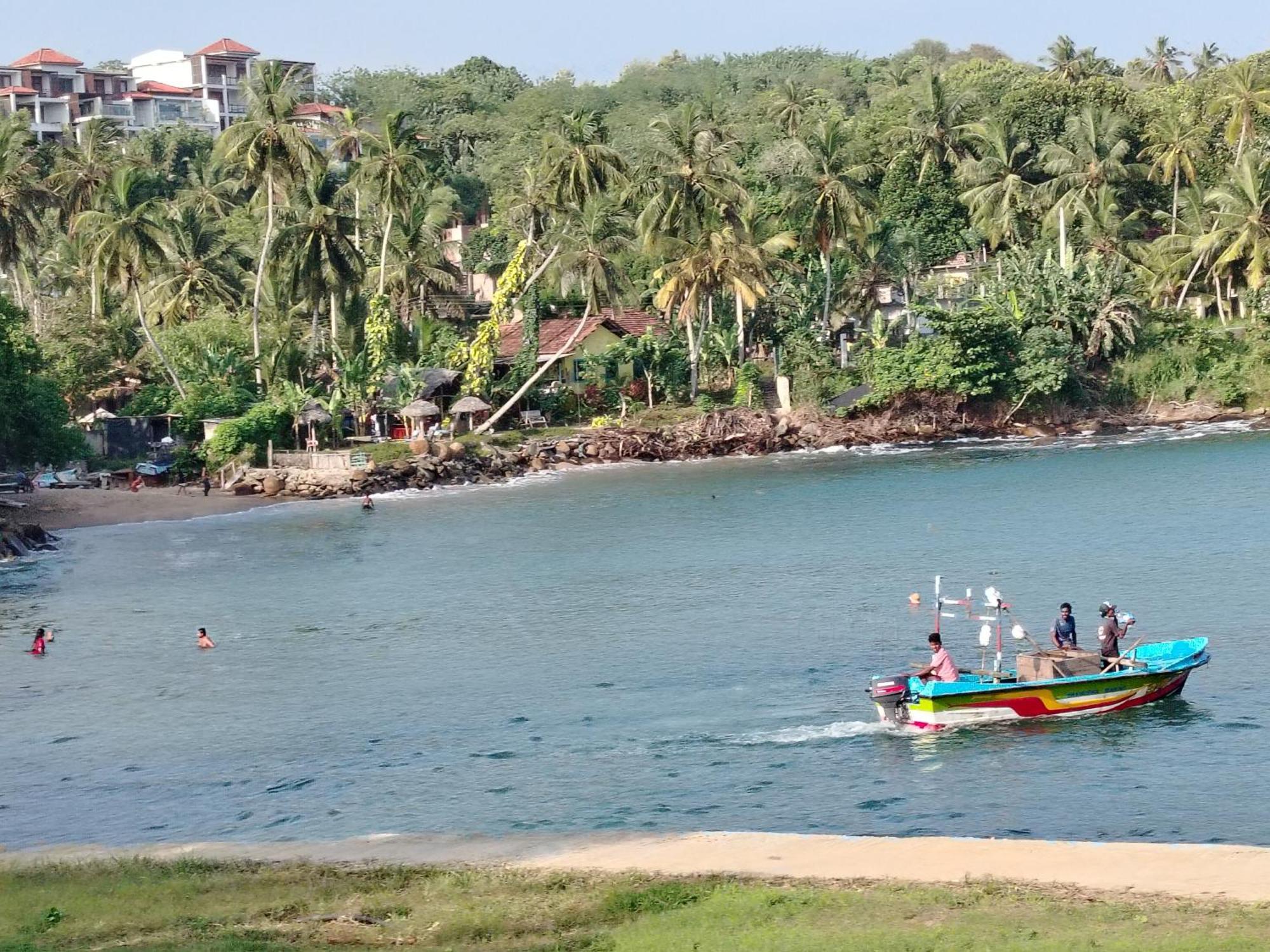 Surf Paradise Tangalle Exterior photo